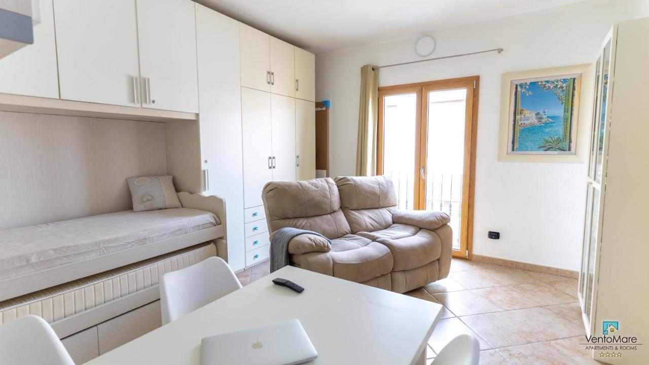Residence Il Vento E Il Mare ปาเลา ภายนอก รูปภาพ