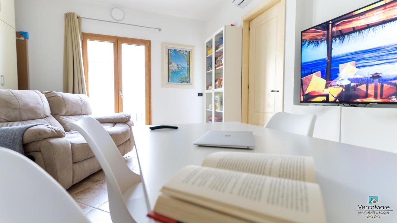 Residence Il Vento E Il Mare ปาเลา ภายนอก รูปภาพ